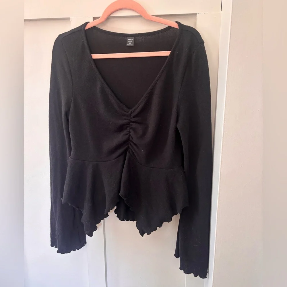 Black Ruched Bell Sleeve Cropped Top 1XL - Picture 1 of 2